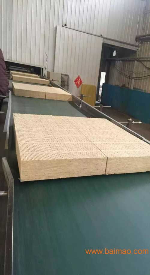 復合巖棉板專業生產廠家 外墻保溫材料與應用解析